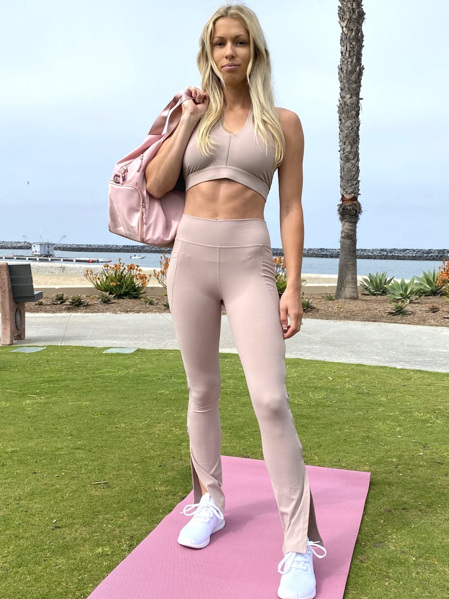 Hollow Out Design Sports Bra & Legging Two Piece Set