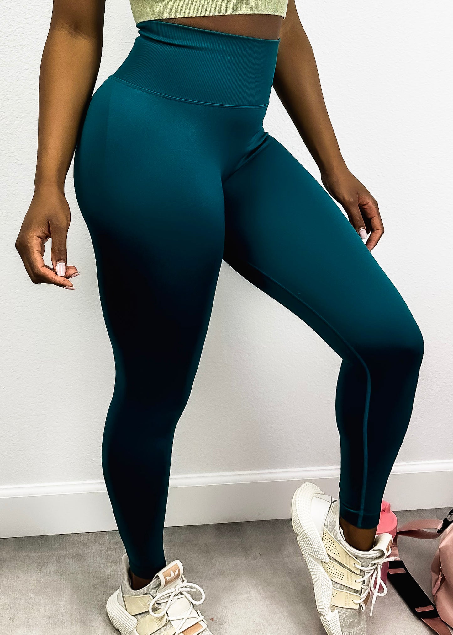 Hip Sculpting & Lifting Yoga Pants