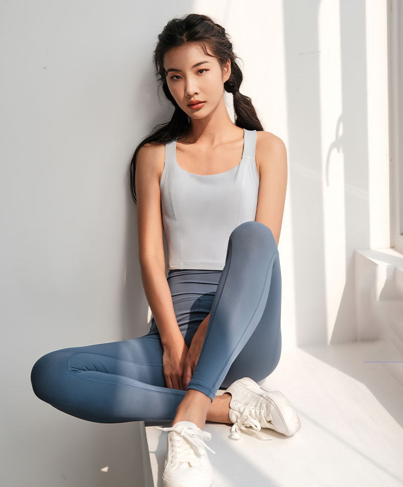 Scoop Neck Back Cross Sports Bra Tank