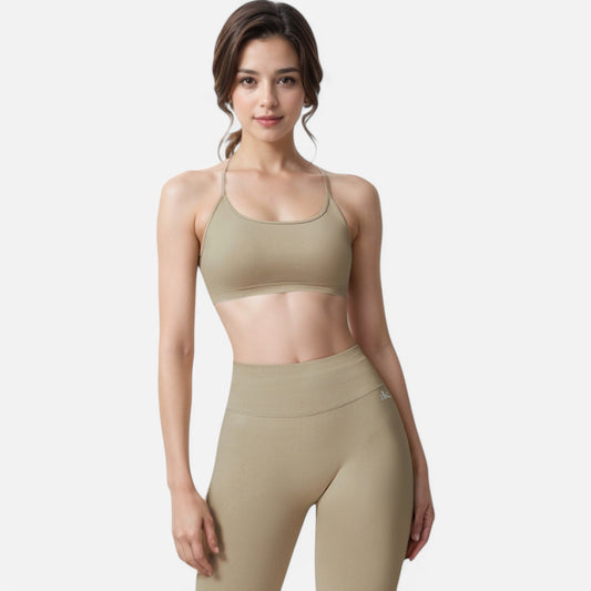 Active Women's Seamless Sports Bra with Scoop Neck and Thin Fixed Straps