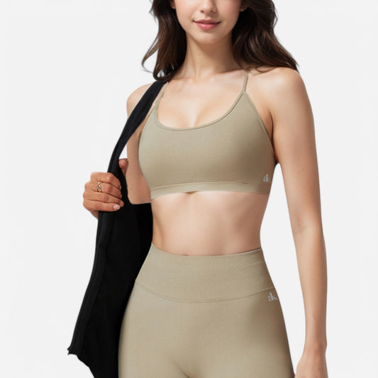 Active Women's Seamless Sports Bra with Scoop Neck and Thin Fixed Straps