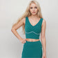Active Women's Seamless V-Neck Crop Top with Contour Stitching and Contrast Piping Detail