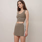 Active Women's Seamless V-Neck Crop Top with Contour Stitching and Contrast Piping Detail