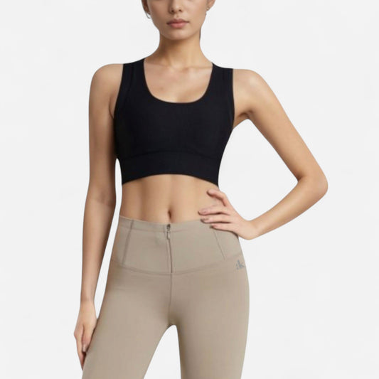 Scoop Neck Sports Bra with Wide Shoulder Straps and Seamless Fitted Design