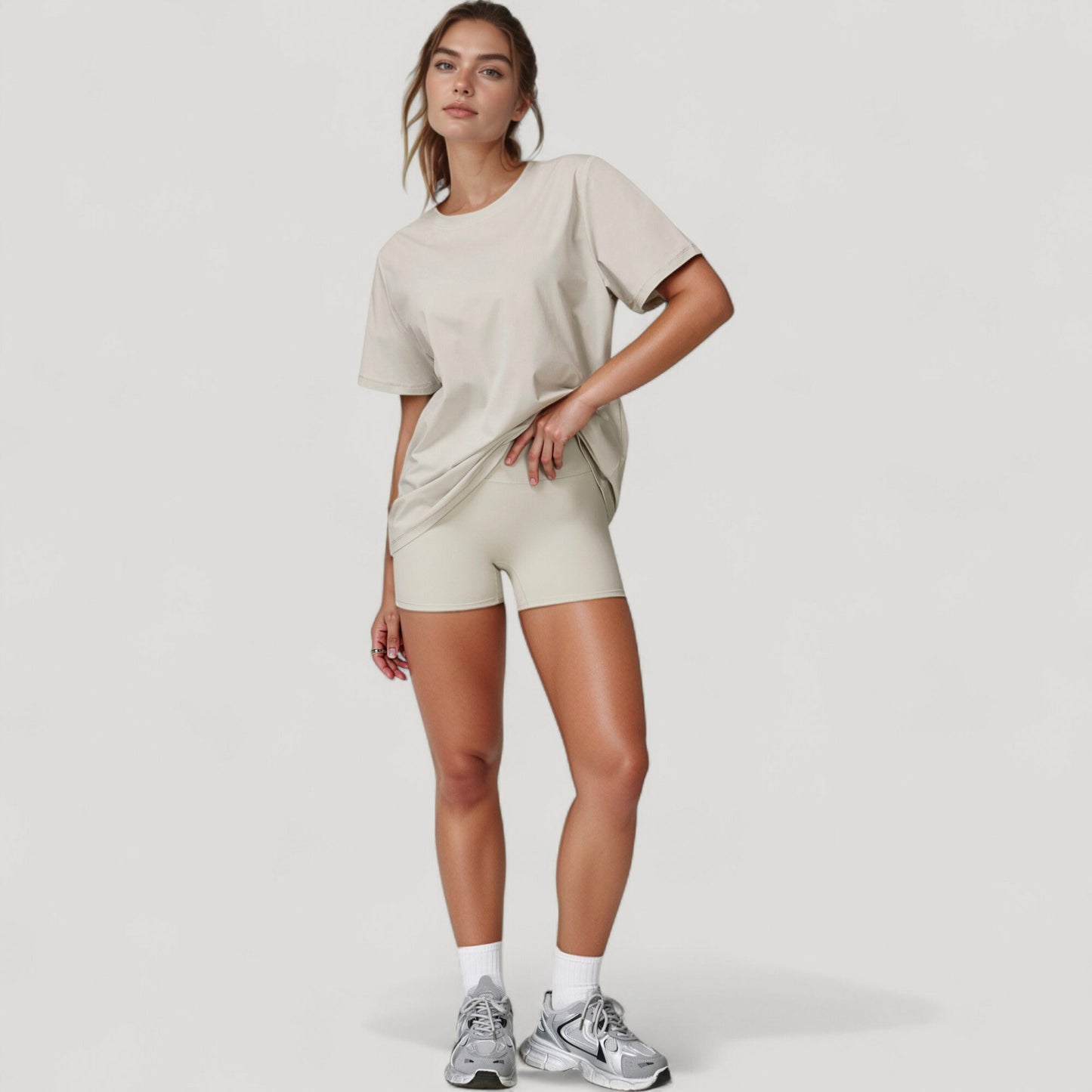 Relaxed Fit Crew Neck T-Shirt with Short Sleeves and Soft Stretch Fabric for Everyday Comfort