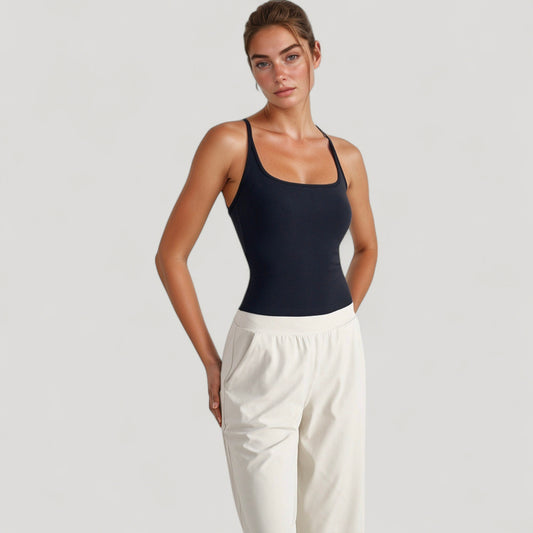 Fitted Square Neck Tank Top with Built-In Bra and Racerback Design for Active and Casual Comfort