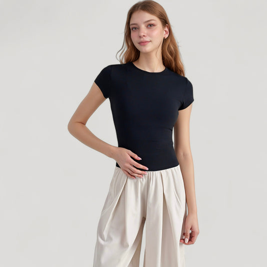 Short Sleeve Fitted Crew Neck Top with Stretch Fabric for a Sleek and Comfortable Everyday Look