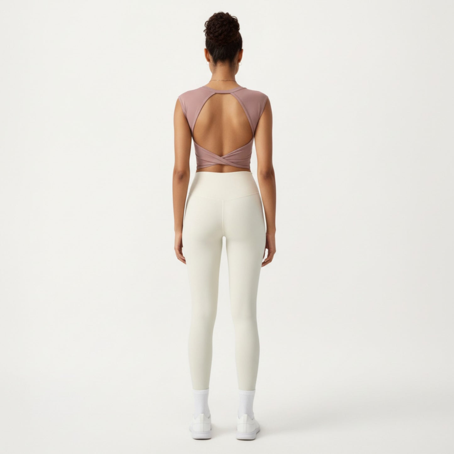 Sleeveless Cropped Fitted Active Tank Top with Smooth Stretch Fabric and Crew Neckline