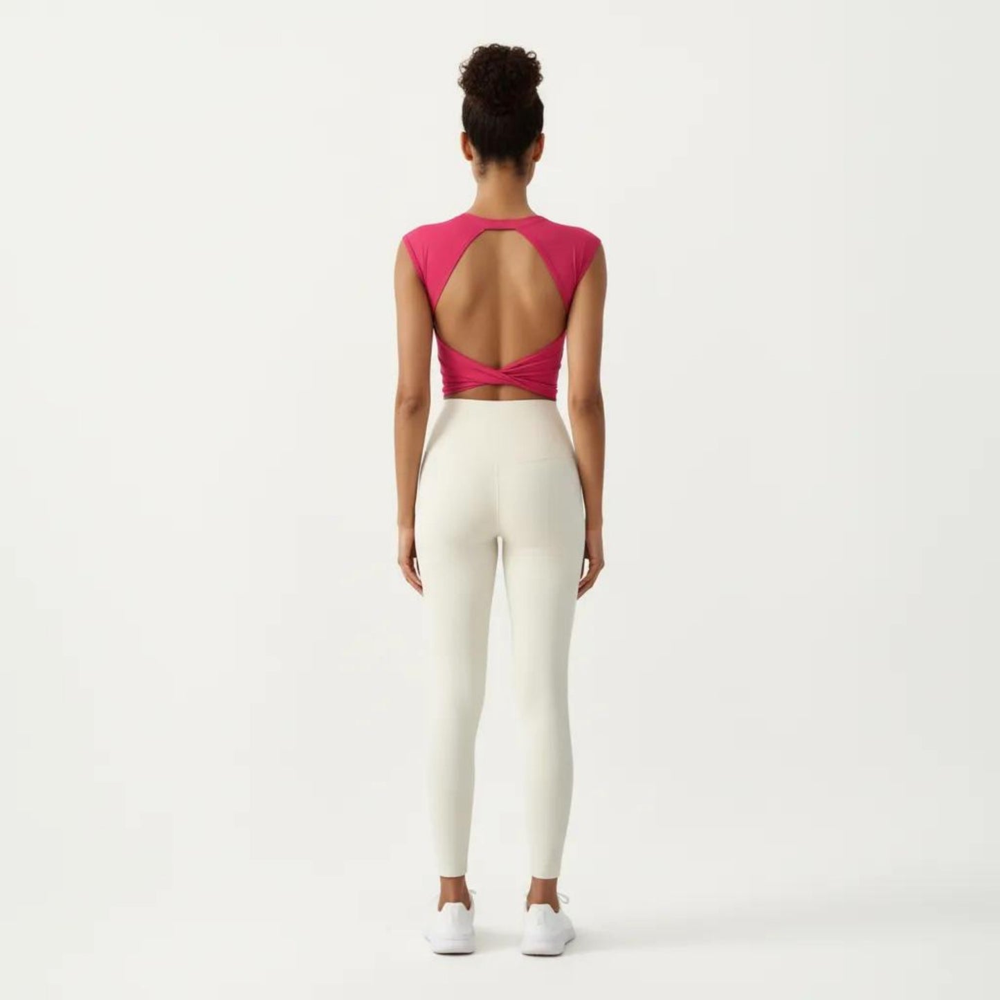 Sleeveless Cropped Fitted Active Tank Top with Smooth Stretch Fabric and Crew Neckline