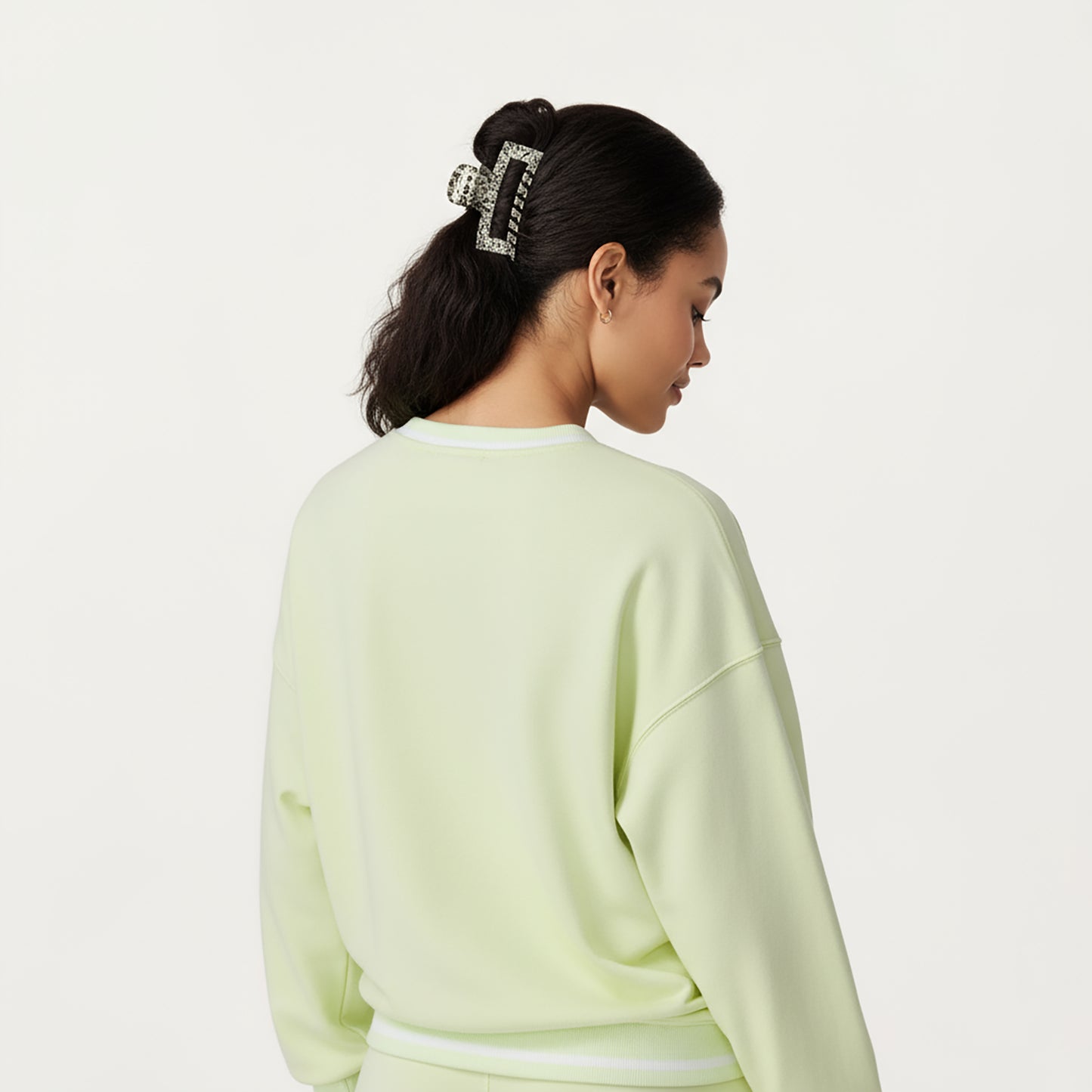 Long Sleeve Crew Neck Pullover Sweatshirt with Contrast Trim Ribbed Hem and Relaxed Fit