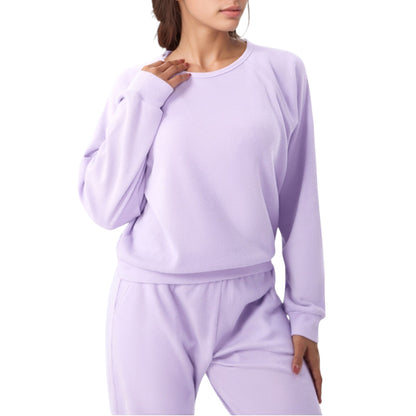 Long Sleeve Crew Neck Pullover Top with Relaxed Fit and Ribbed Cuffs