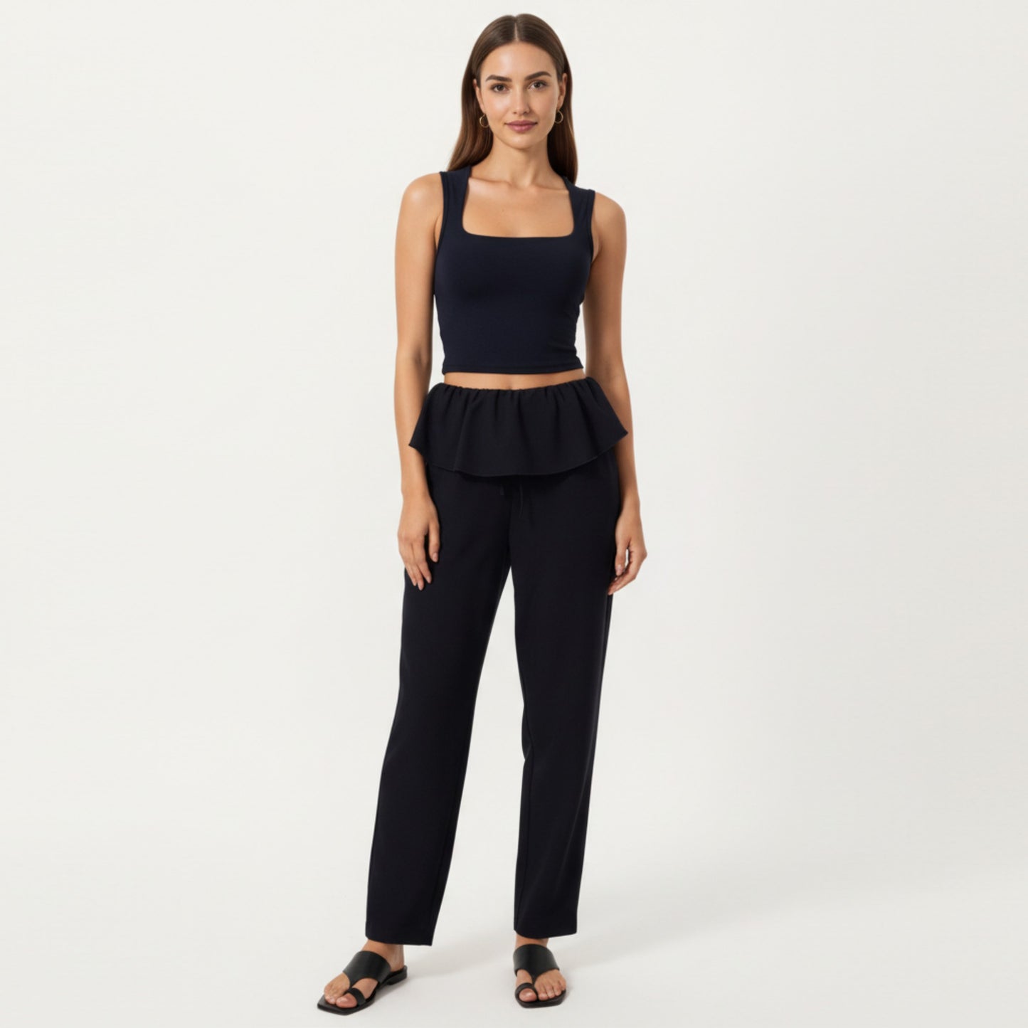 Square Neck Cropped Active Tank Top with Wide Straps and Fitted Stretch Design