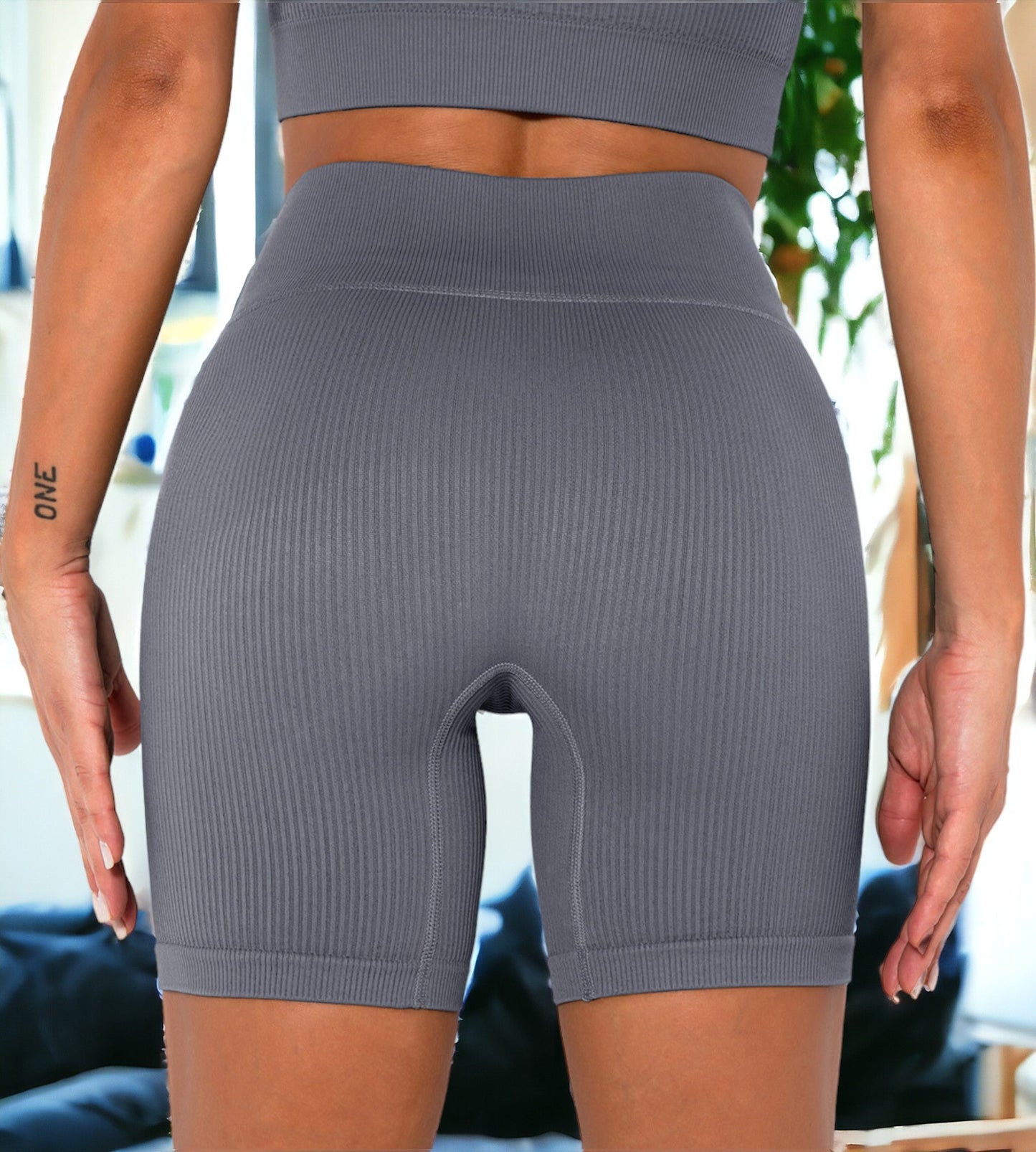 Seamless Threaded Hip Yoga Shorts