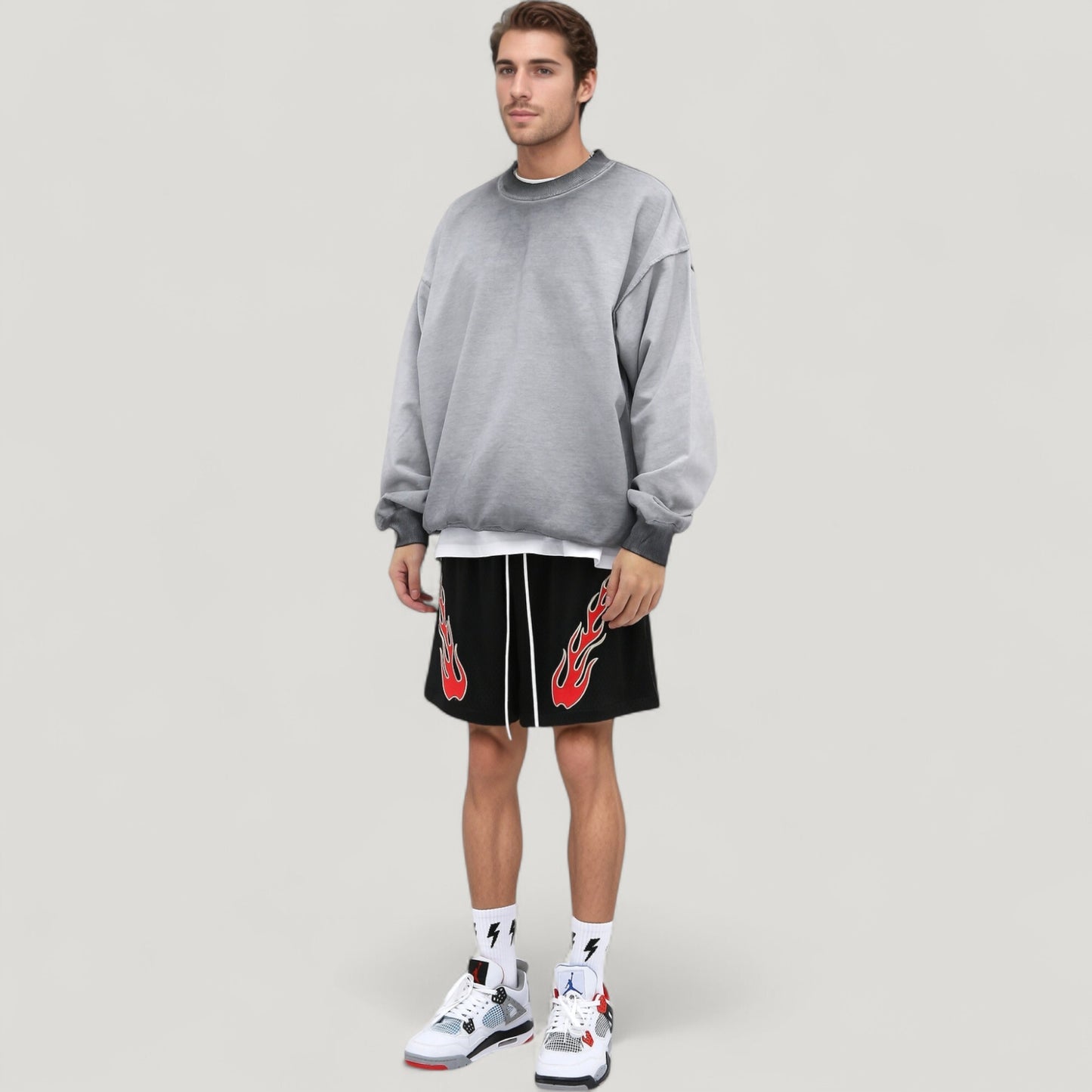 Men's Oversized Crew Neck Long Sleeve Sweatshirt with Dropped Shoulders and Relaxed Fit