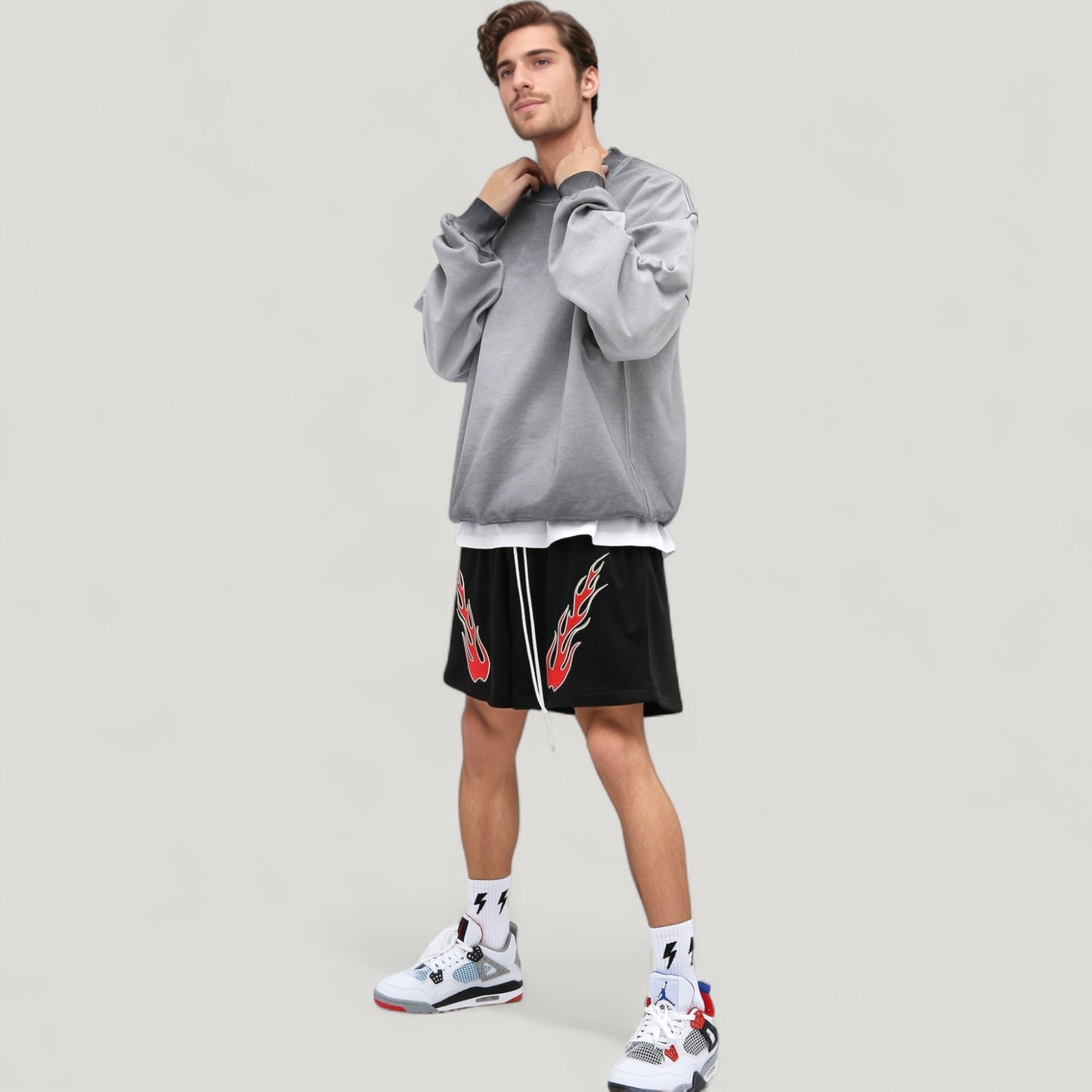 Men's Oversized Crew Neck Long Sleeve Sweatshirt with Dropped Shoulders and Relaxed Fit