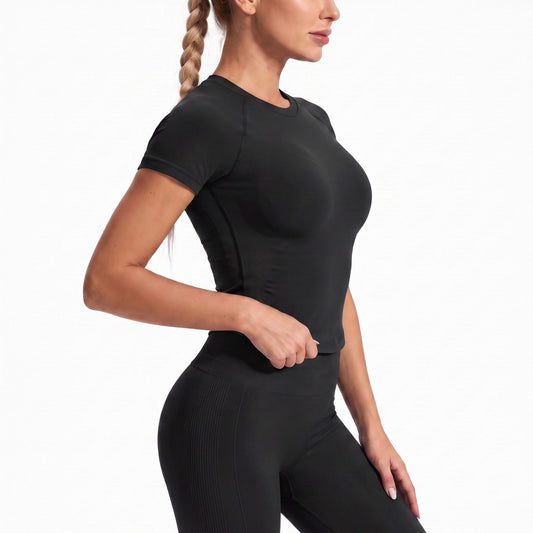 Fitted Raglan Short Sleeve Workout Top Crew Neck Athletic Shirt for Training and Athleisure